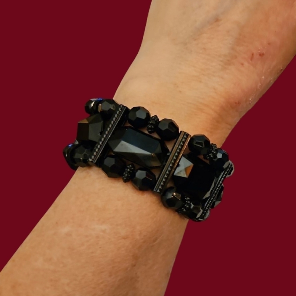Vintage Black Lucite Beaded Stretch Bracelet
